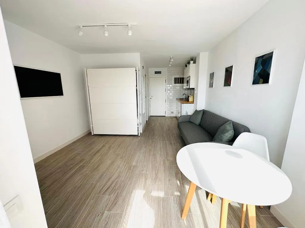Modern White Studio Benalmádena Apartmán
