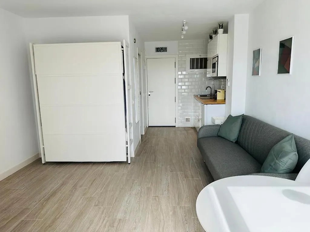 Modern White Studio Benalmádena 0*,  Španělsko